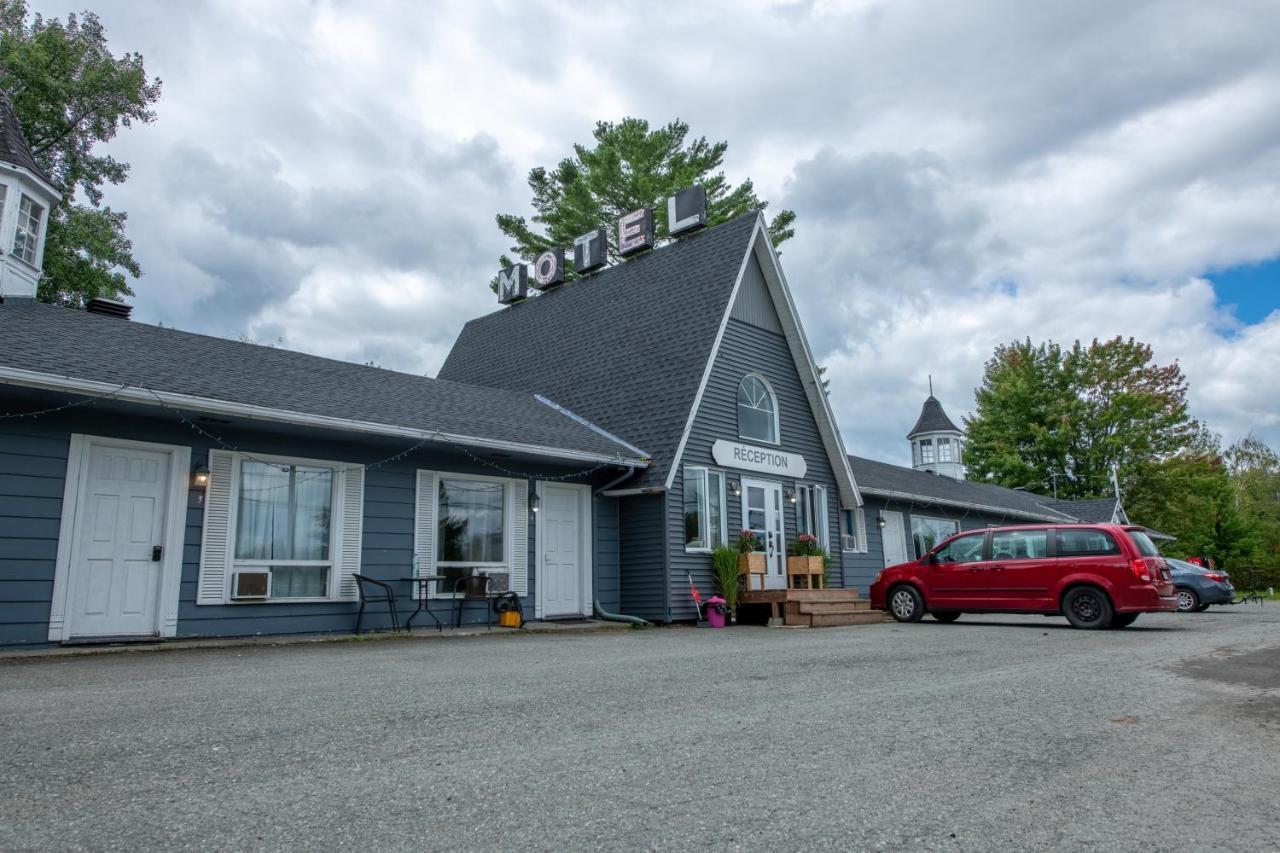 Motel Fleur De Lys Magog Exterior foto